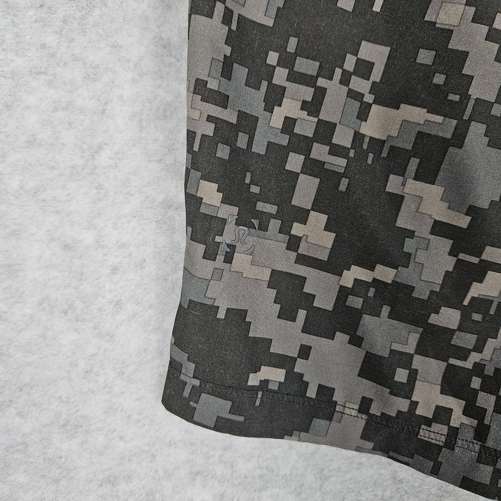 Lululemon T.H.E. Short Men's Small Athletic Lined Digital Gym Camouflage Updated